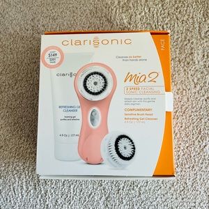 Clarisonic mia 2 with 2 brushes